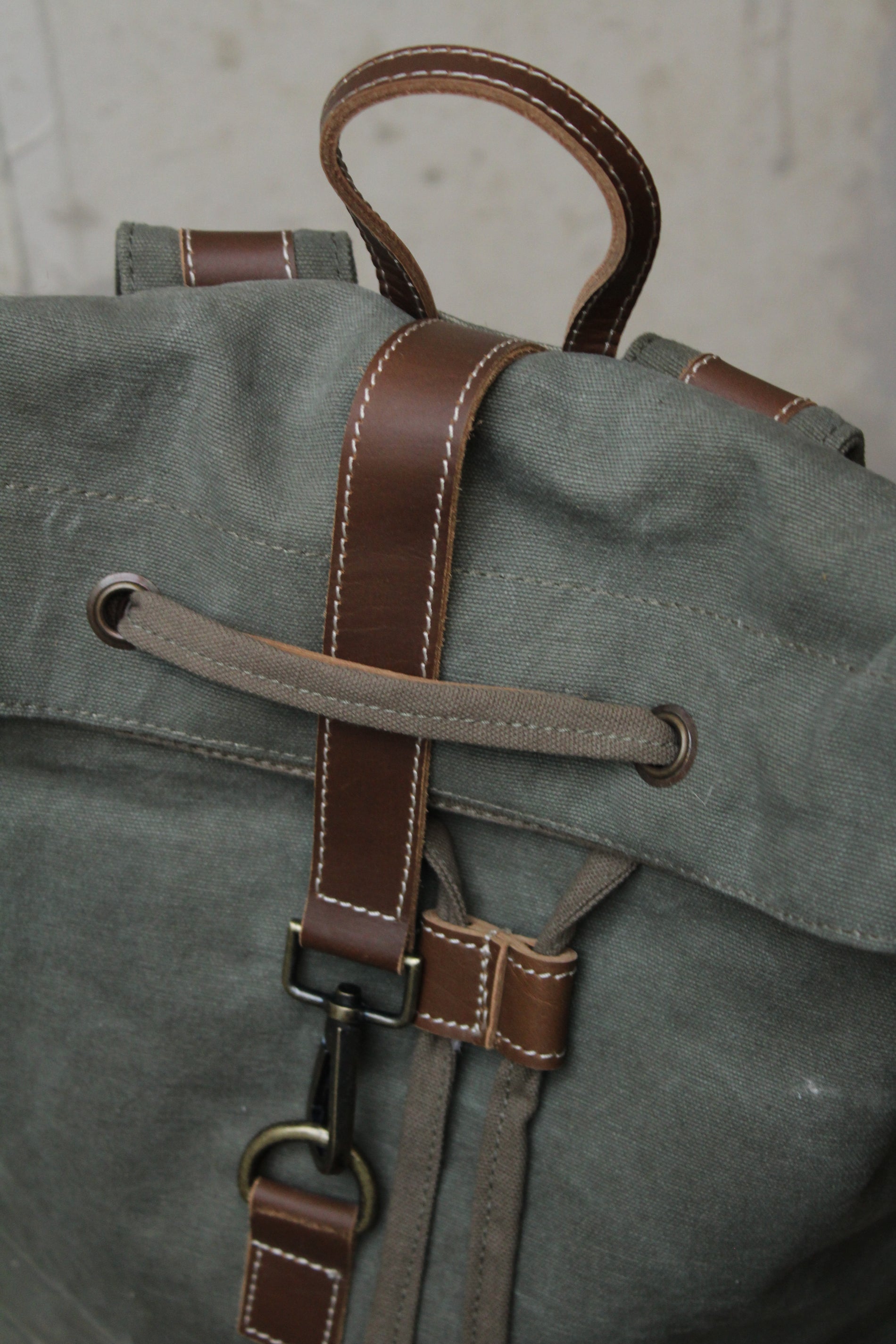 Knösa Ryggsäck Khaki