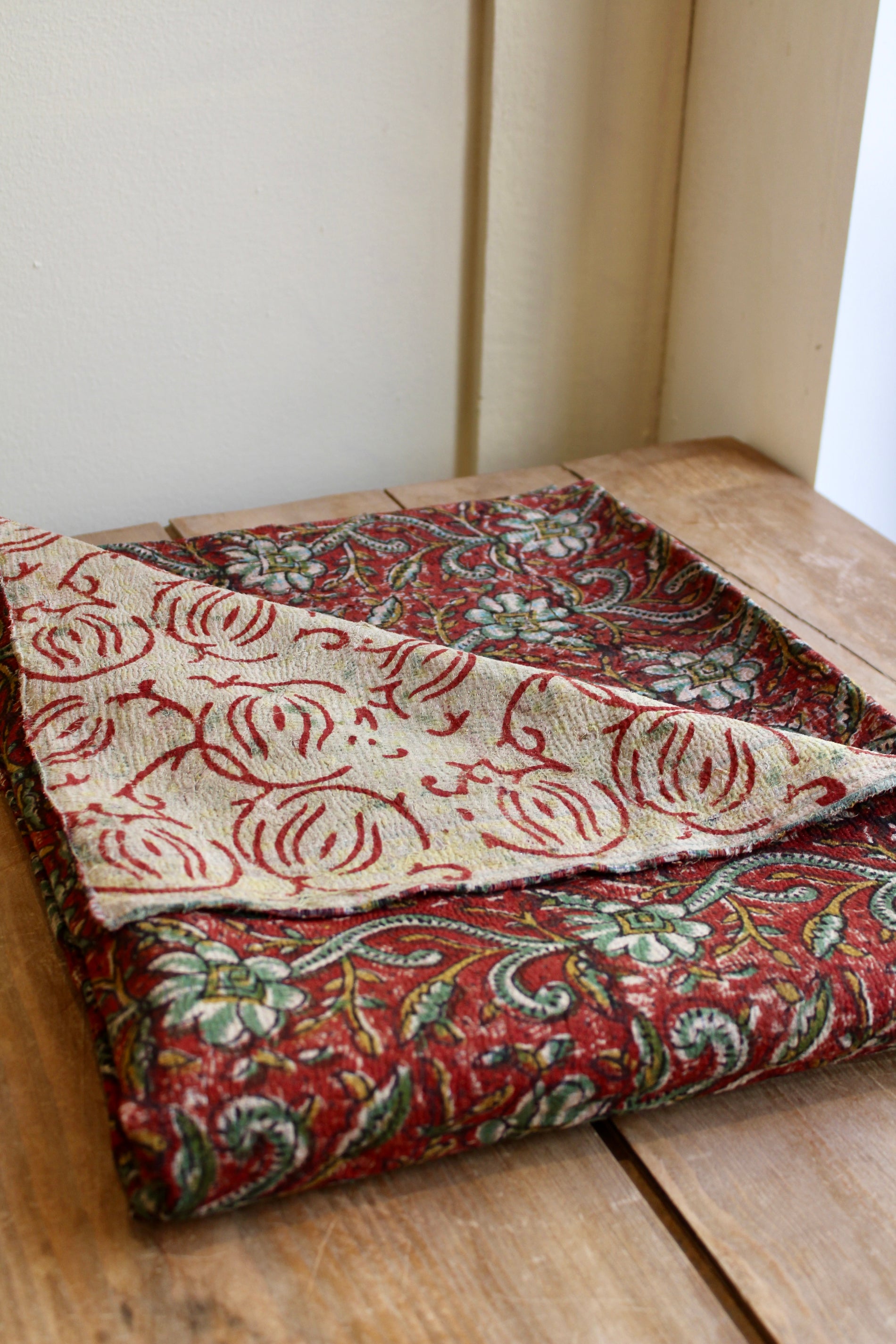 Kantha Överkast Printad Röd