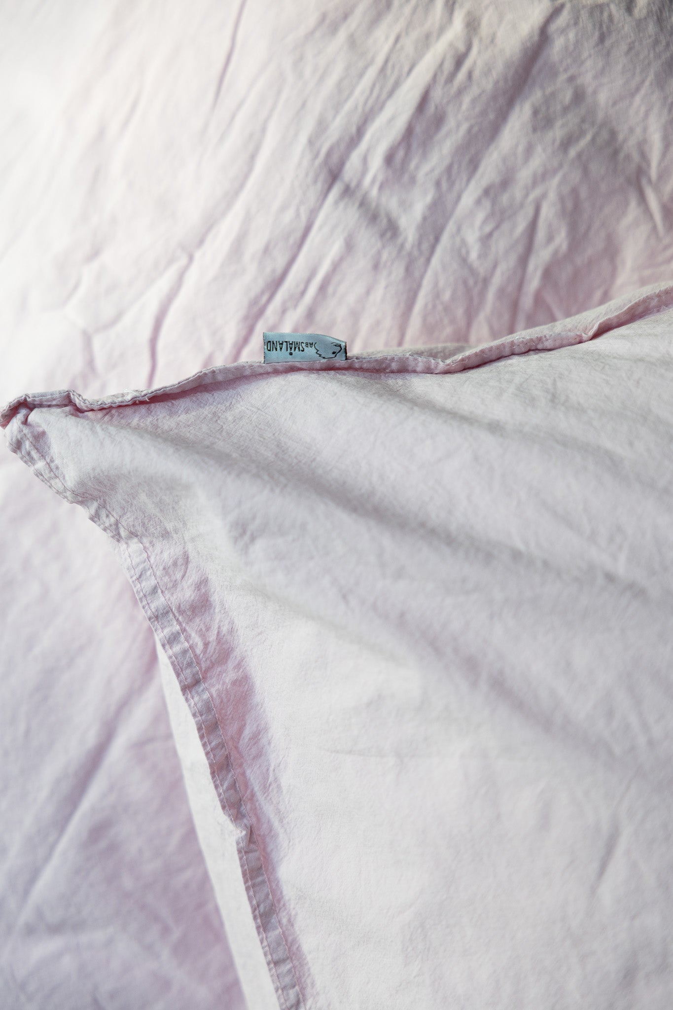 Kuddfodral Crinkle Creamy Violet (65x65cm)