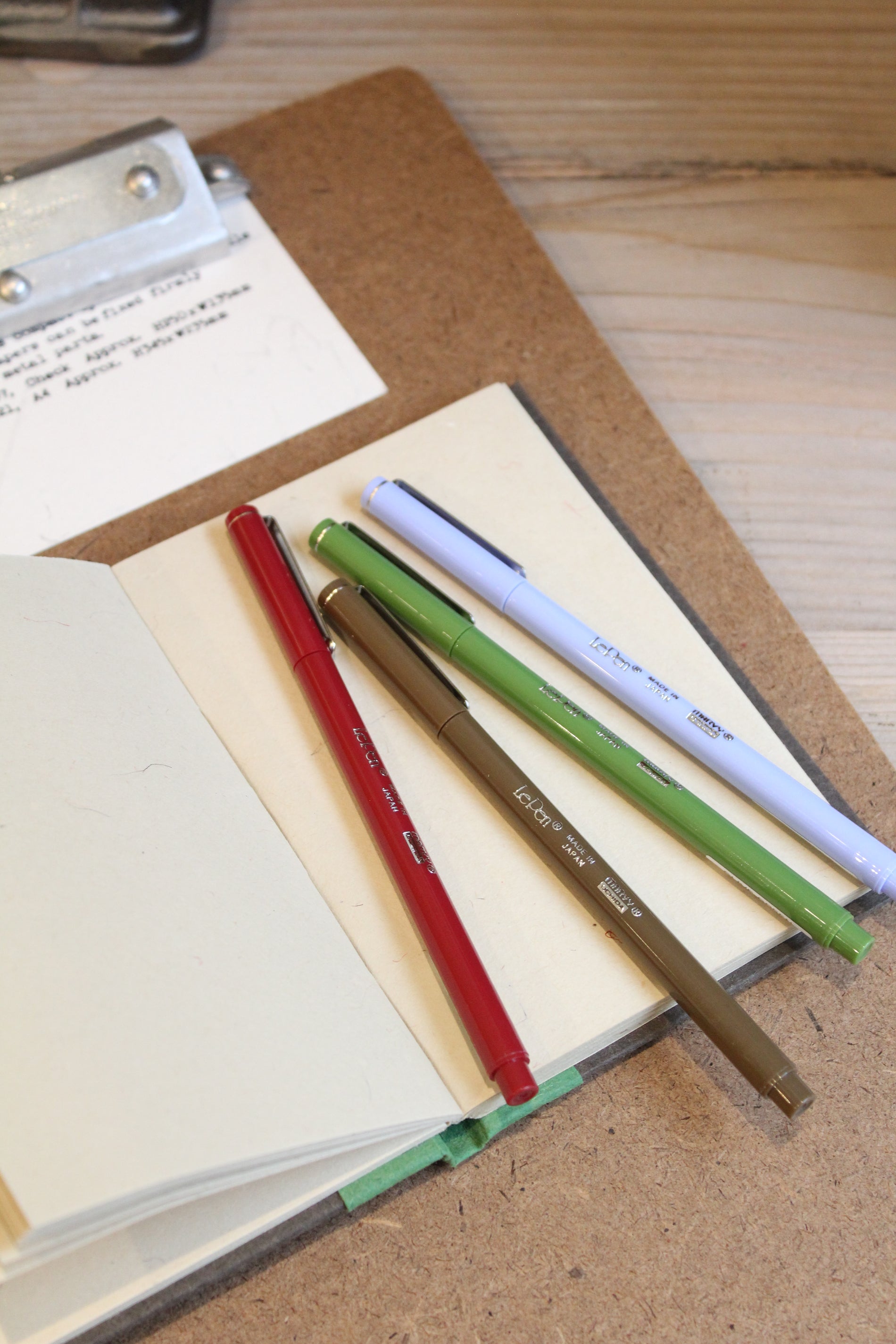 Anteckningsbok olinjerat – 15 x 10,5 cm