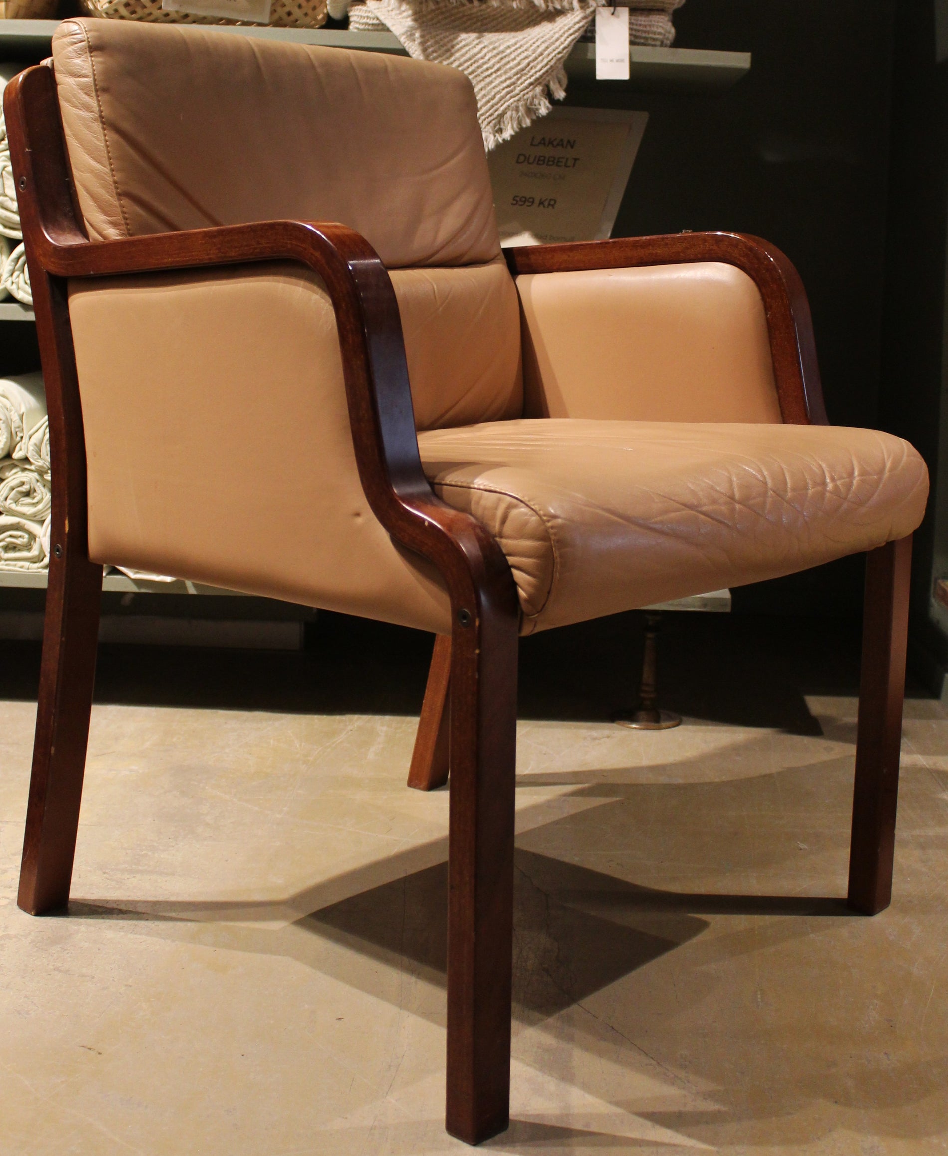 Vintage brun skinnfotölj nr. 1448