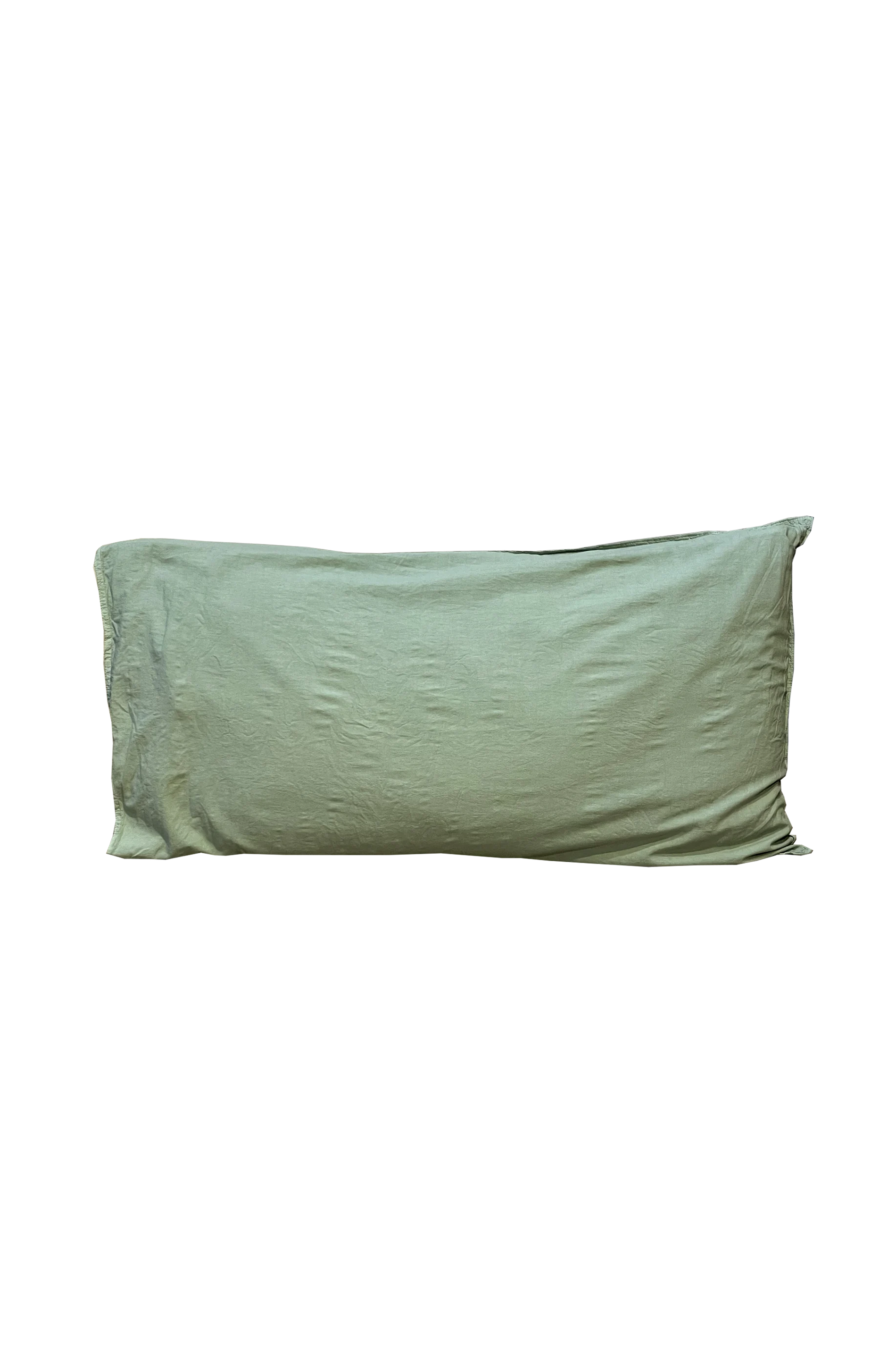 Kuddfodral Crinkle Grass Green med skrynklig struktur, produktbild