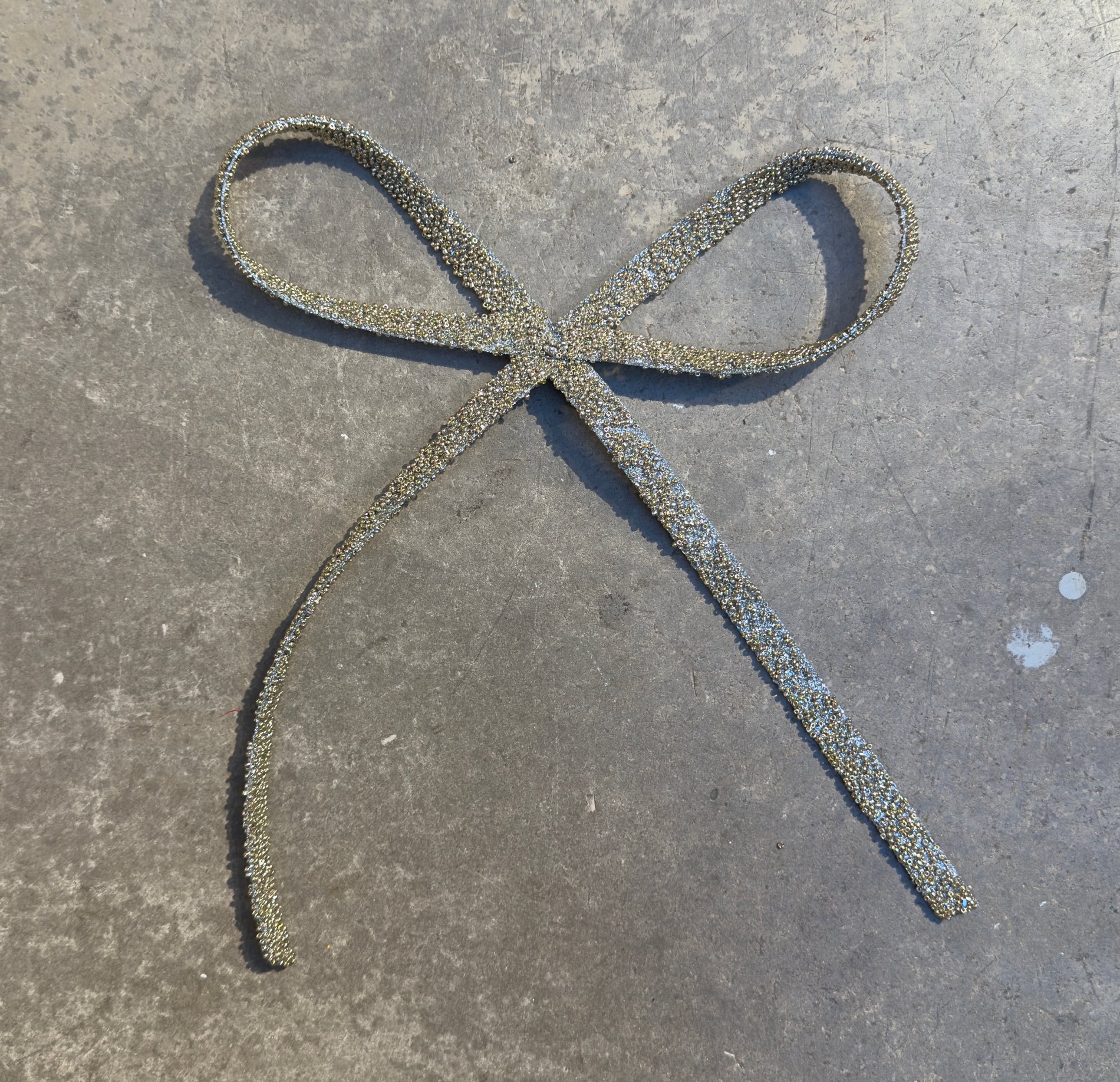 Bead Bow - Silver clip 35cm