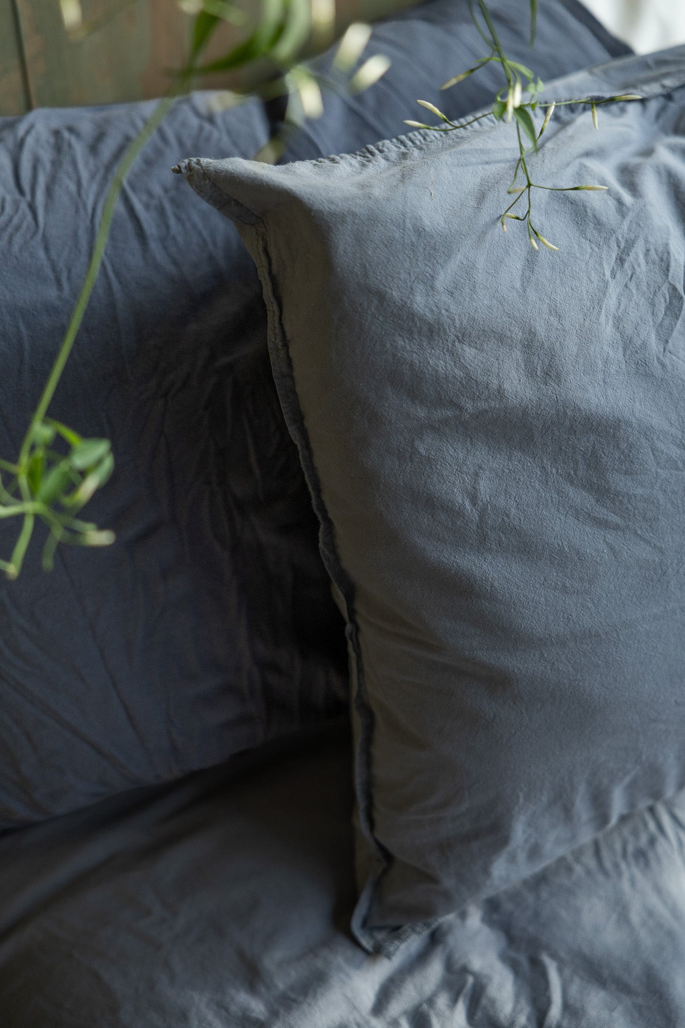 Kuddfodral Crinkle Dusty Blue (65x65cm)