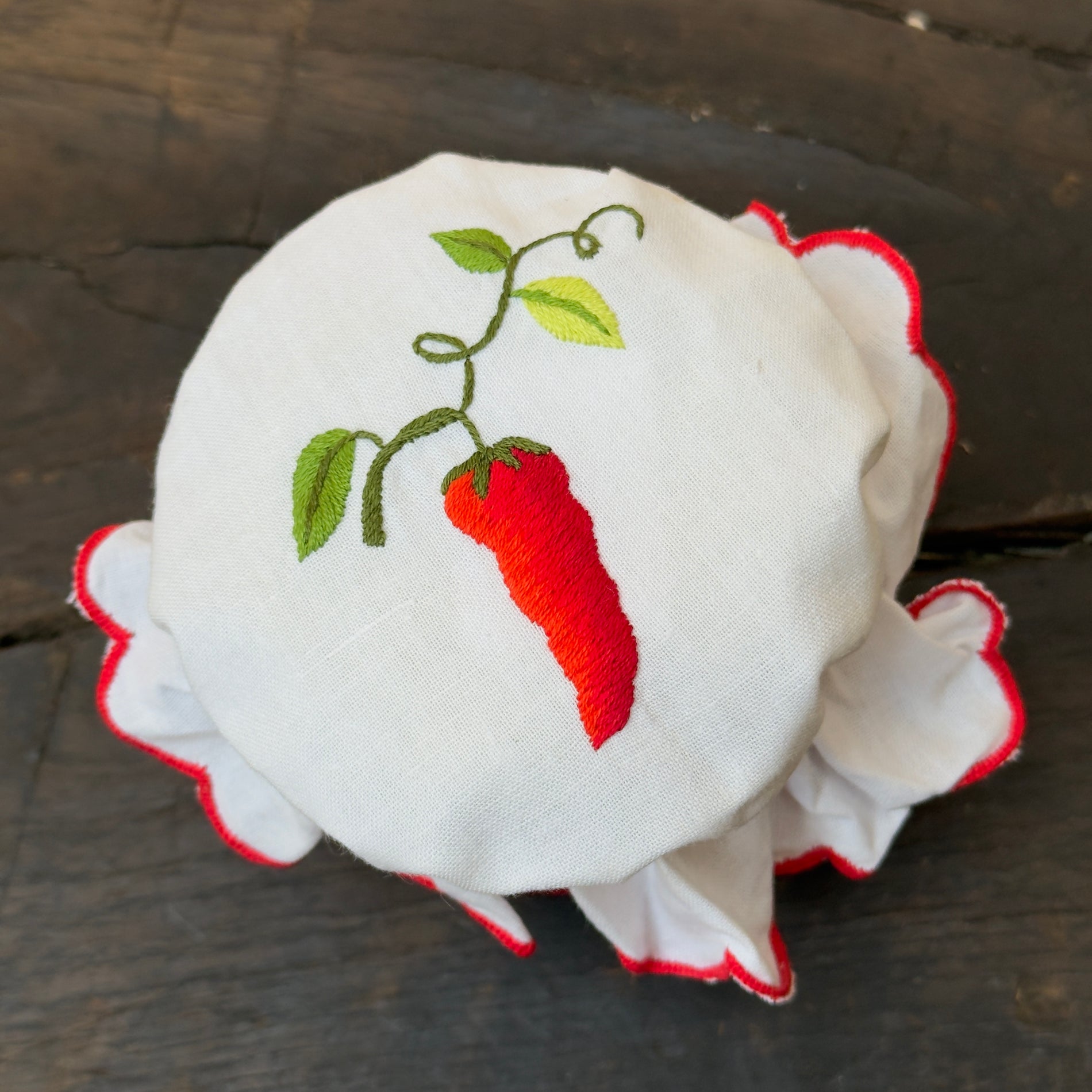 Jam pot cover Pepper