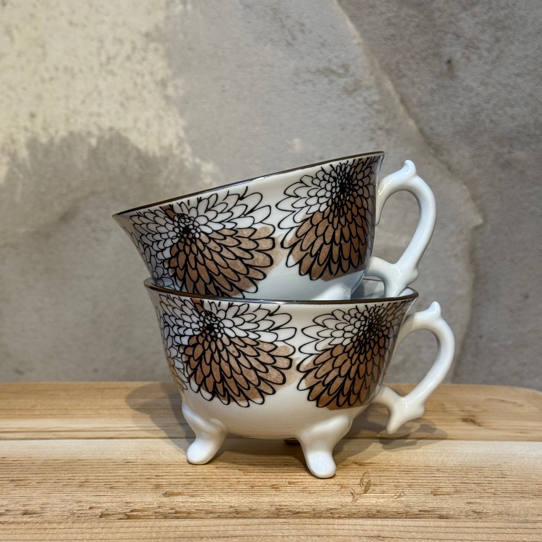 Viktoria kopp på fot - Dahlia