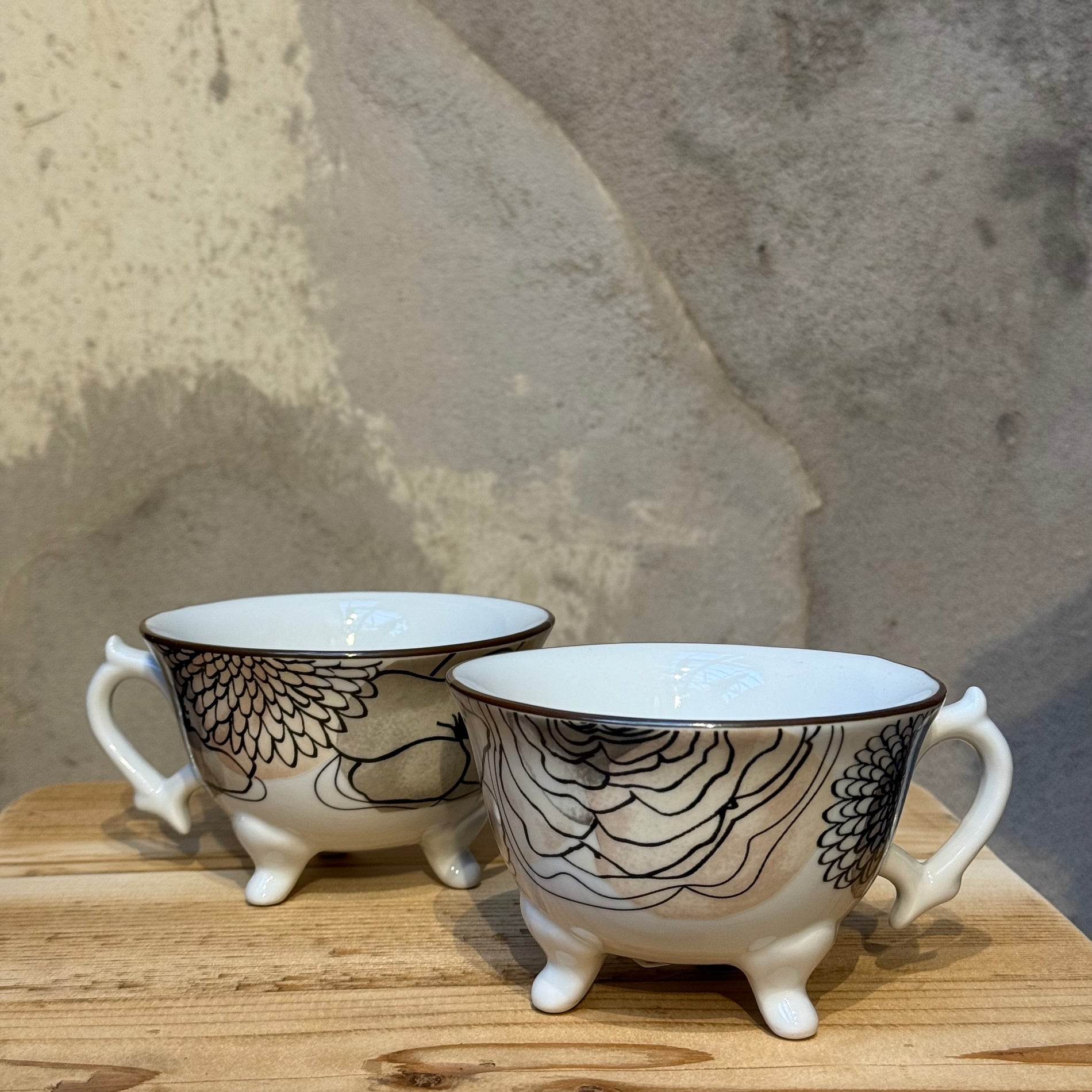 Viktoria kopp på fot - Vallmo