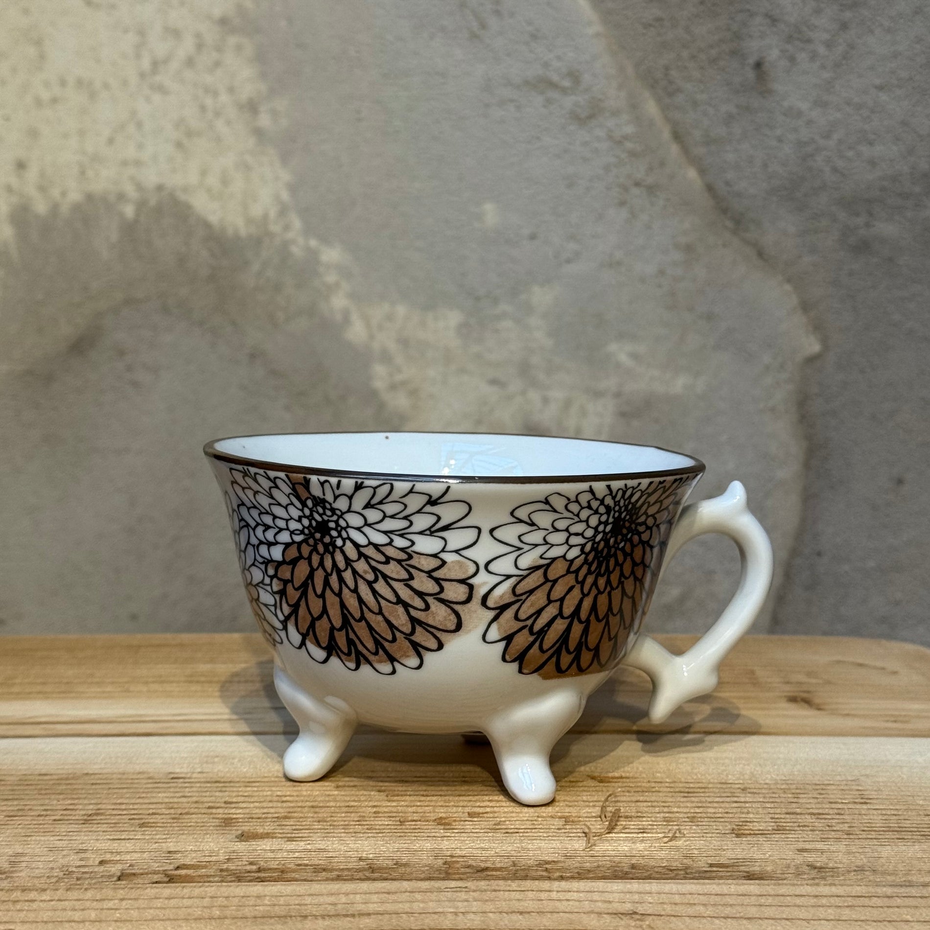 Viktoria kopp på fot - Dahlia