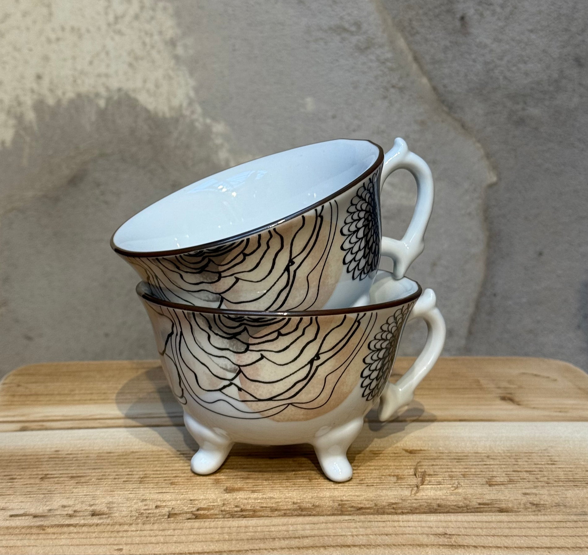 Viktoria kopp på fot - Vallmo