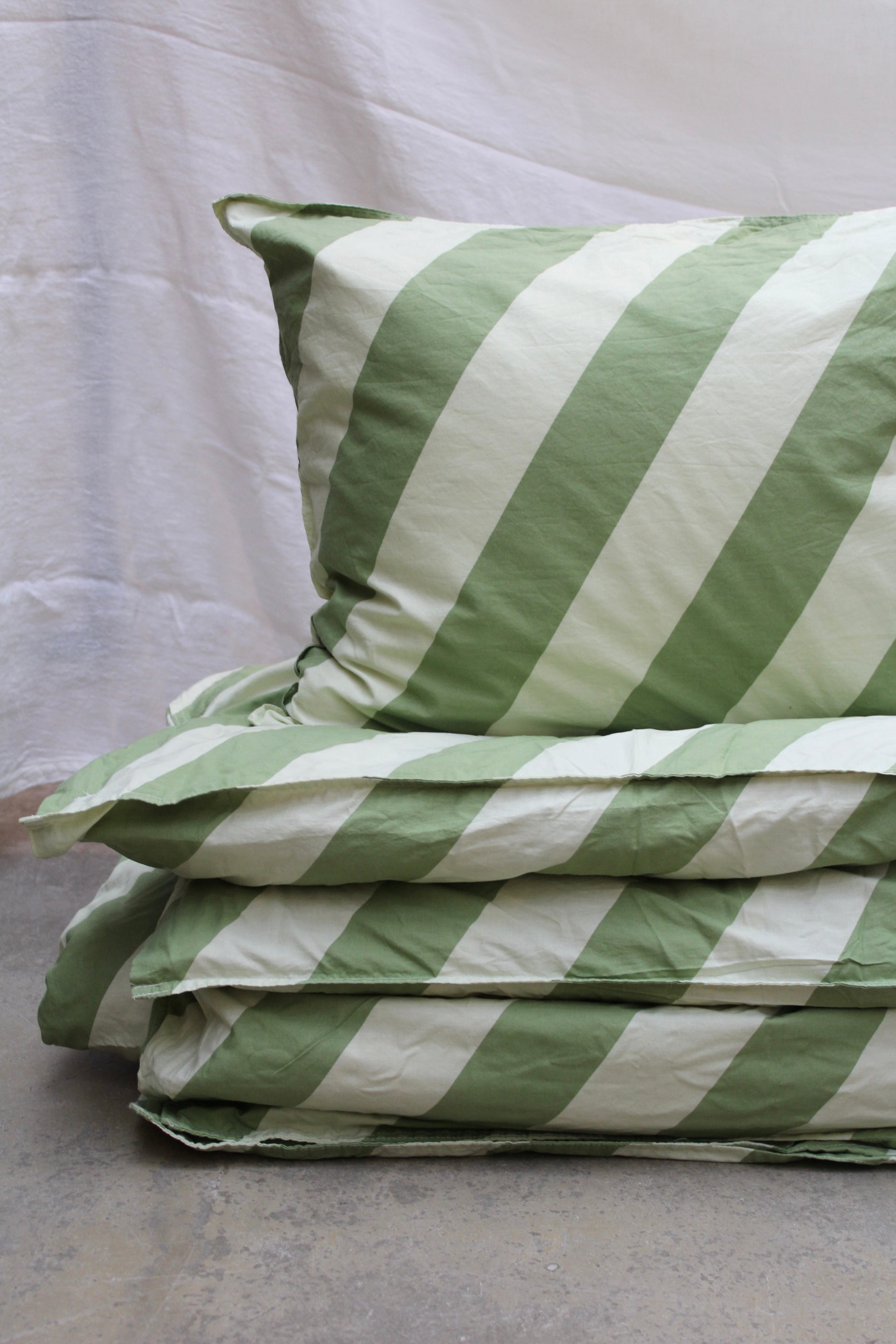 Tivolistripe bäddset 2-dels- Green-150x210cm inkl, örngott 50x60cm