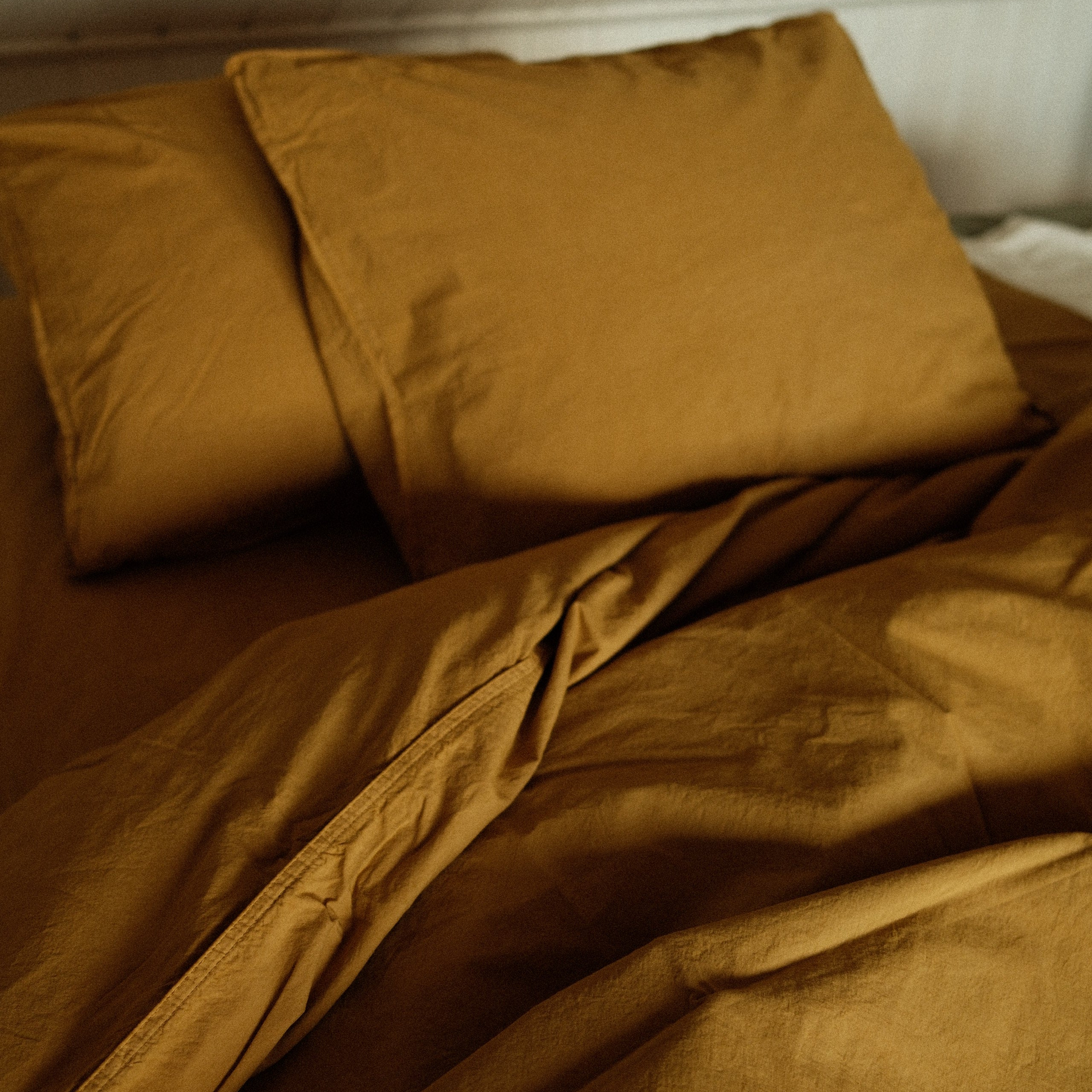 Påslakanset Crinkle Dark Mustard gold 230x220cm