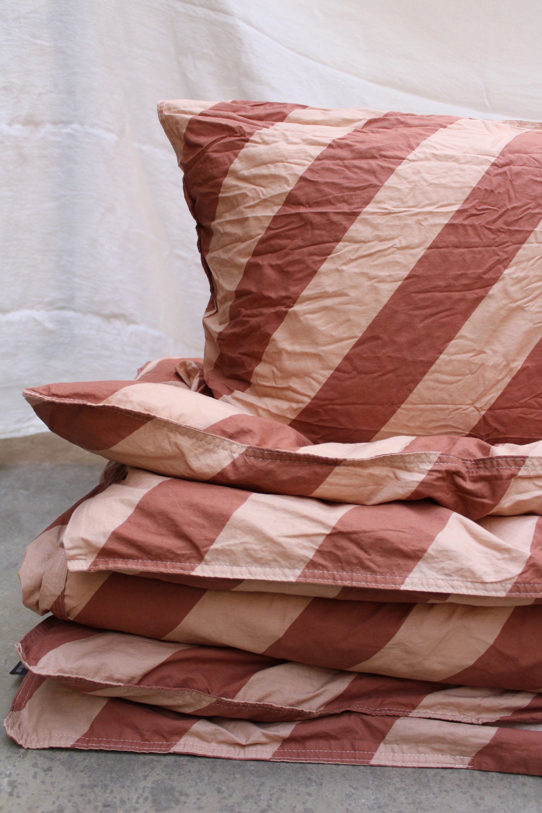 Tivolistripe bäddset - Pink (150x210cm + örngott 50x60cm)