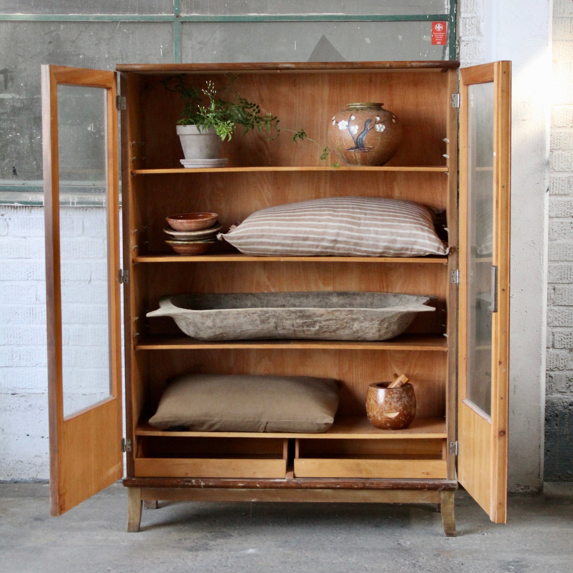 Vintage skåp brunt nr. 1759