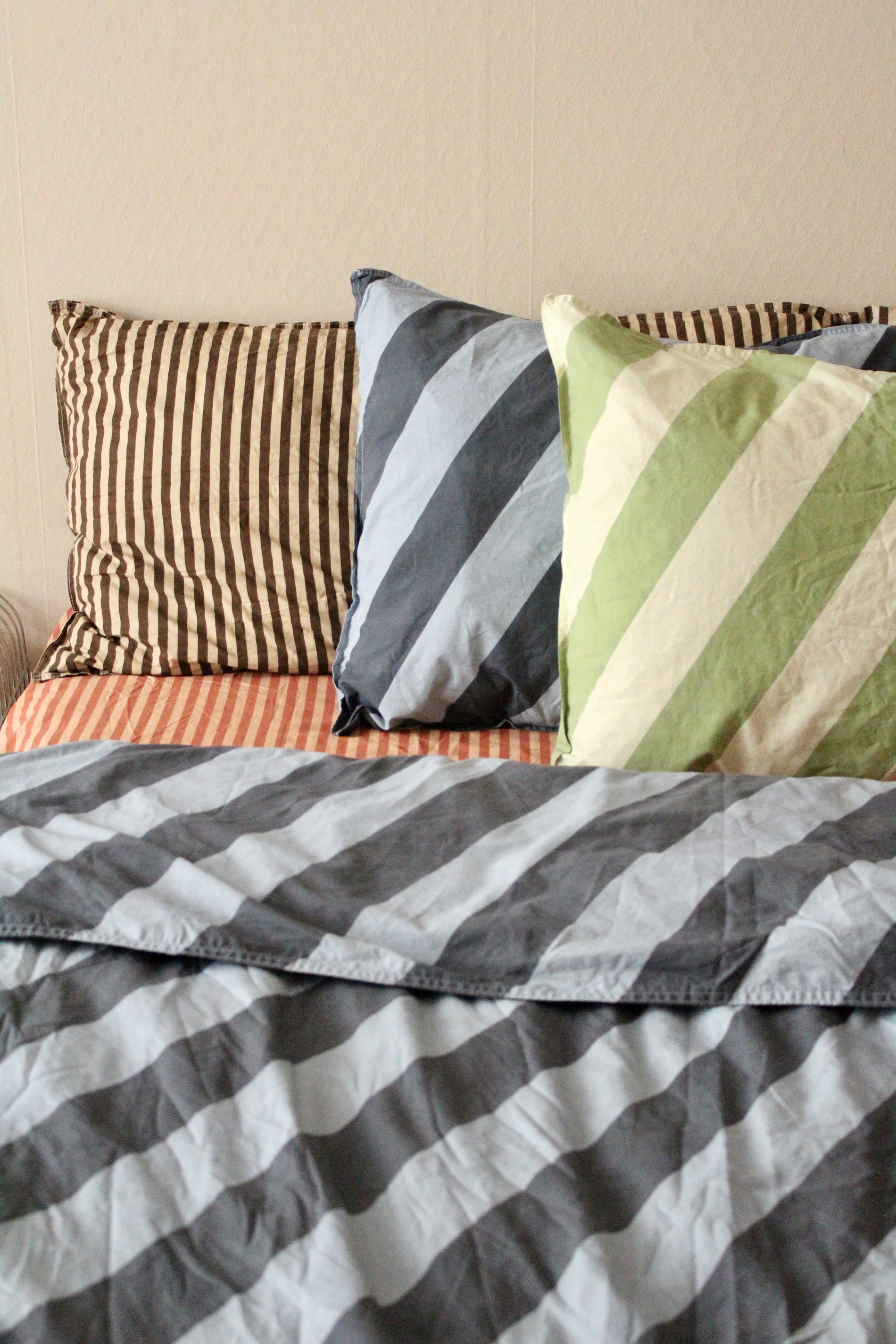 Tivolistripe Kuddfodral 50x90cm - Espresso