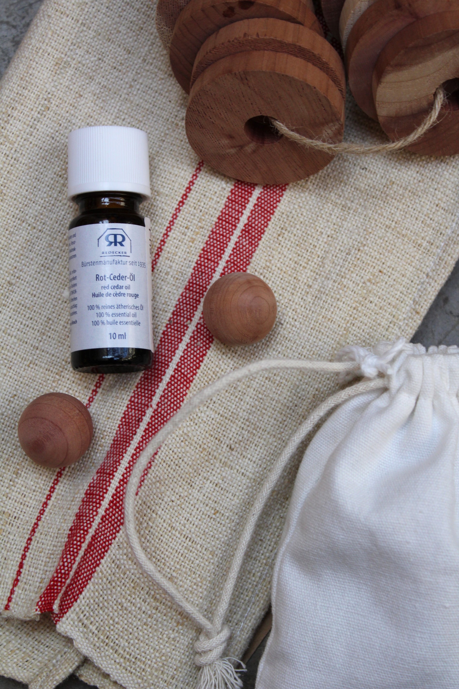 Röd Cederolja 10 ml – Naturligt Malskydd
