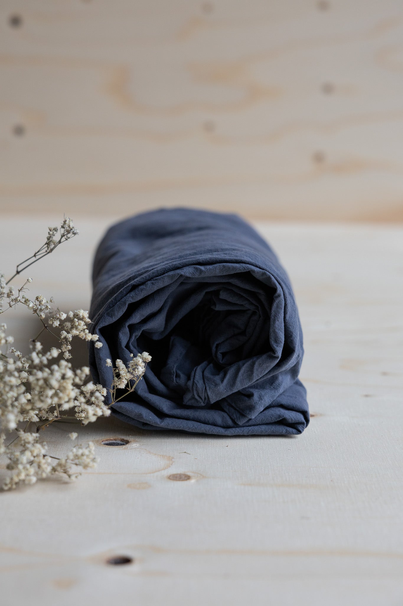 Lakan Crinkle Midnight – ihoprullat på träyta