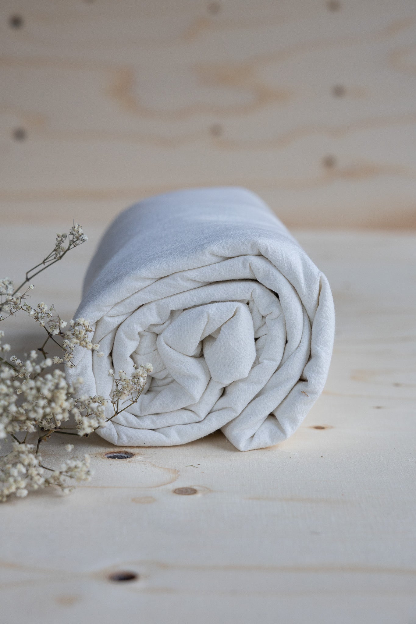 Lakan Crinkle Off White – ihoprullat på träyta